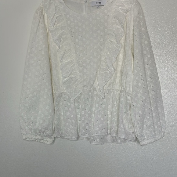 Elizabeth James White Long Sleeve Ruffle Eyelet Elastic Waist Blouse XXL New - Picture 2 of 8